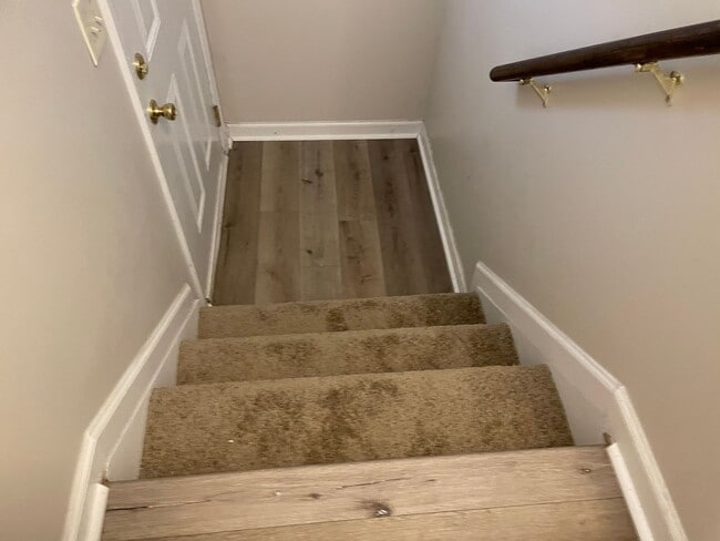 Building Photo - Great Townhome In Oak Grove - Easy Access to Emory & CDC