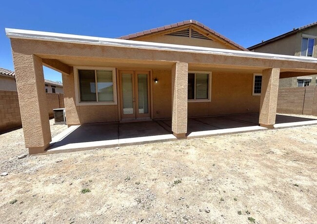 Building Photo - 6558 W Montebello Ave