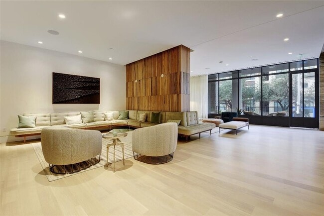 Building Photo - 501 West Ave