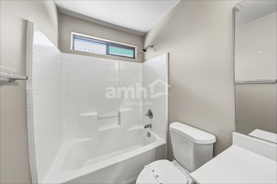 Building Photo - 6489 Holyrod Park Ct