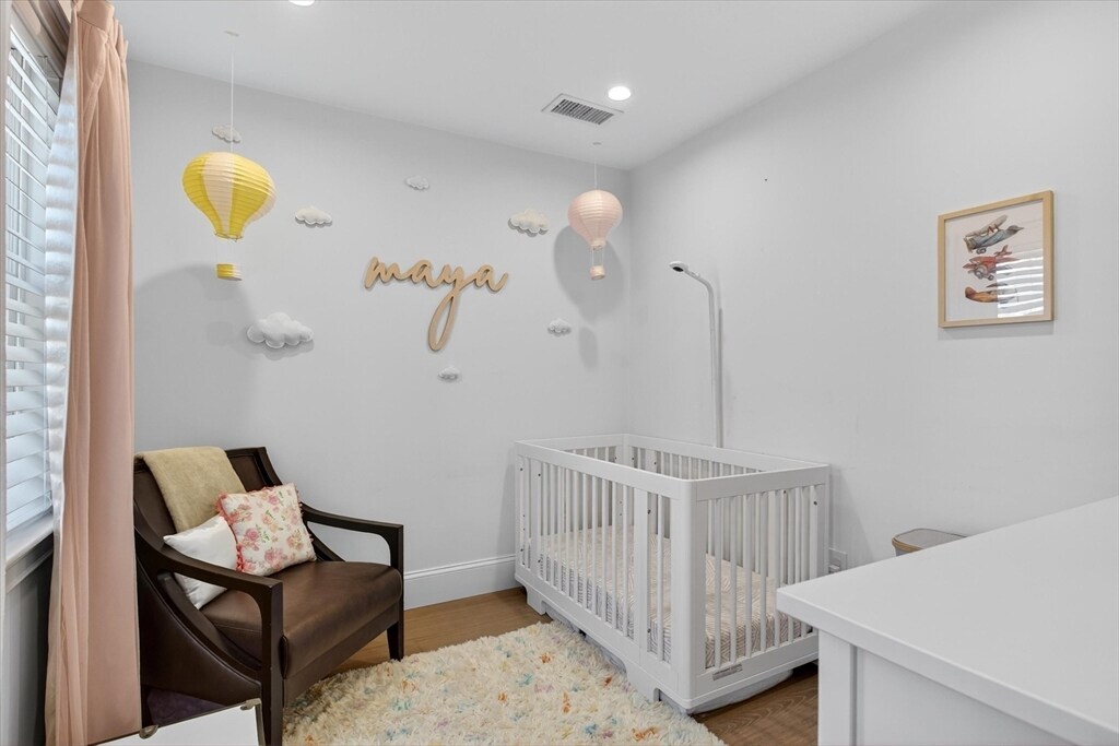 Building Photo - 7 Bell Ct