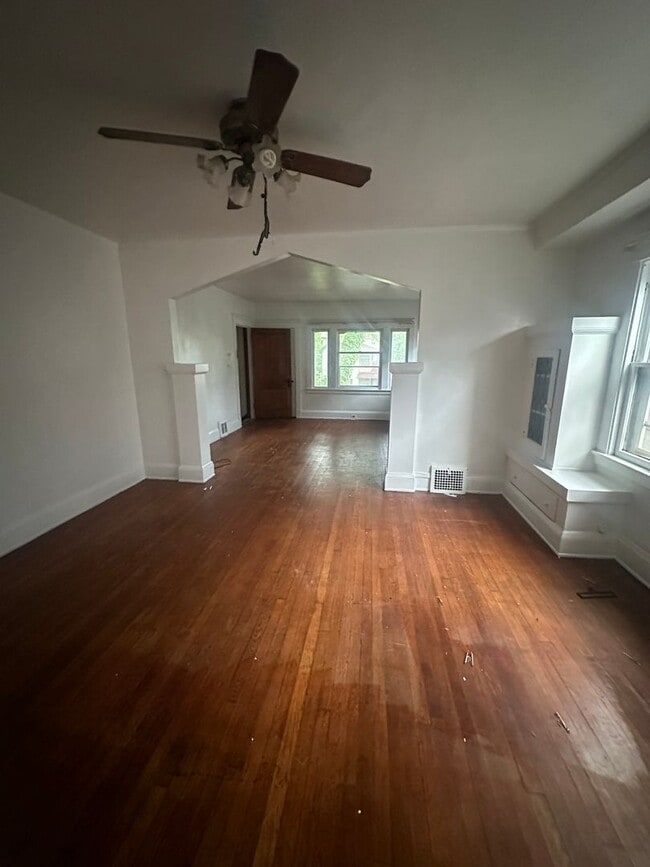 Building Photo - NO DEPOSIT East Cleveland Upstairs