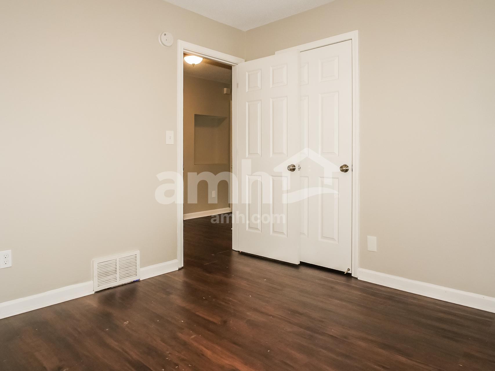 Building Photo - 7748 Parkmont Dr