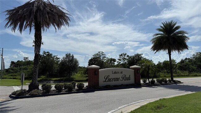 Building Photo - 1481 Haines Dr