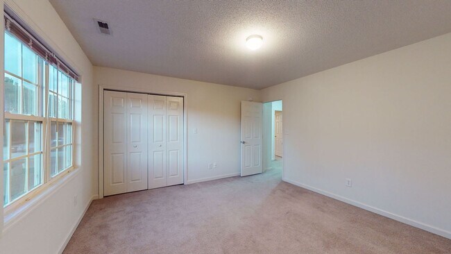 Building Photo - 252 Smallwood Rd