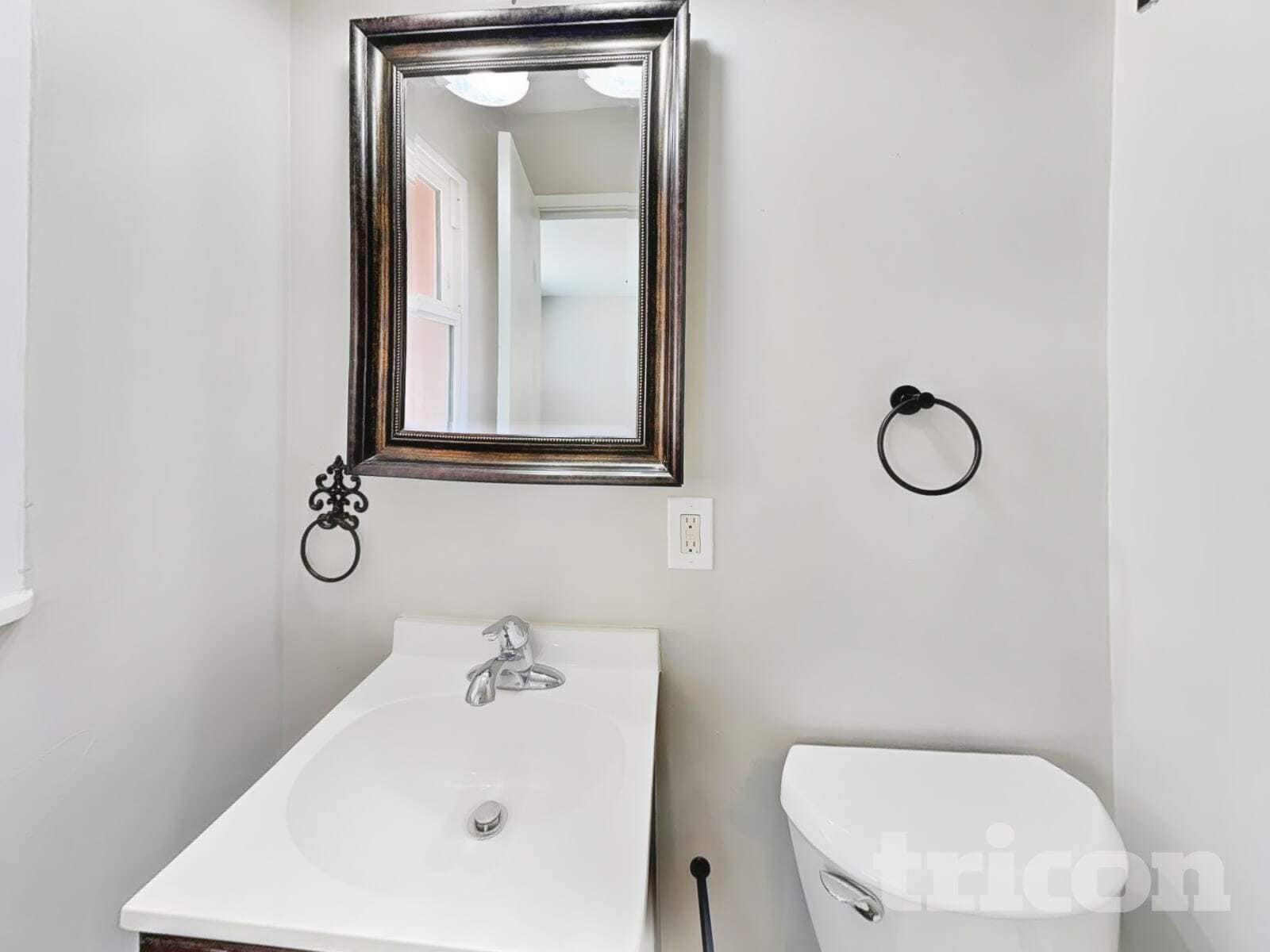 Building Photo - 1835 Childers Dr NE