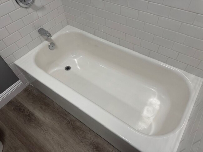 Building Photo - 714 Lime Ave