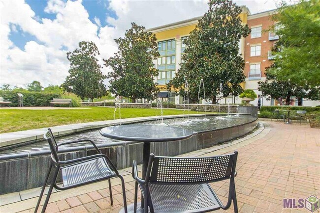 Building Photo - Pristine 1 bedroom, 1 bath in Perkins Rowe