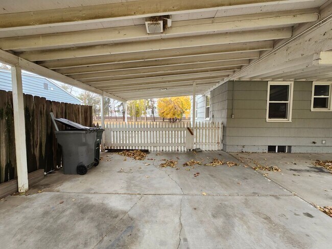 Building Photo - 224go