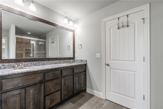 Building Photo - 457 Harper Dr