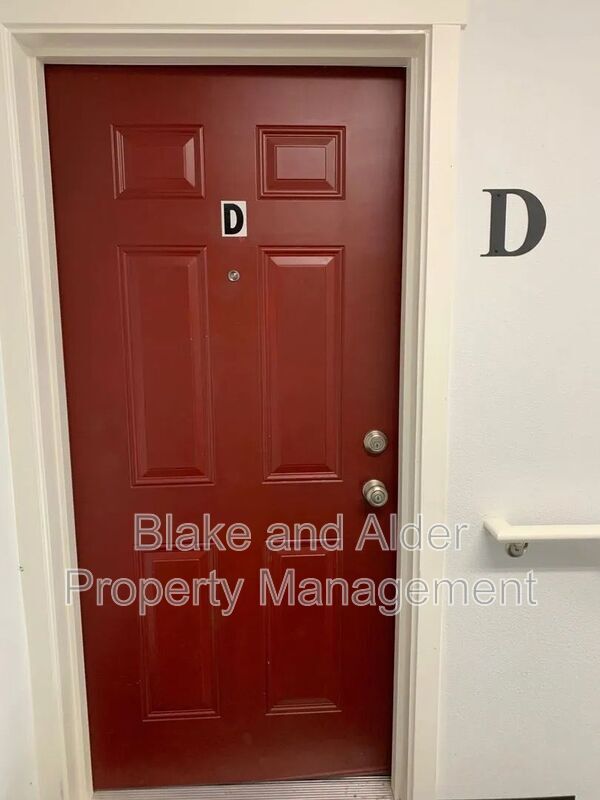 Building Photo - 8211 N Montana Ave