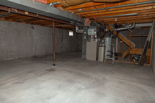Building Photo - 7355 S Garfield Ct