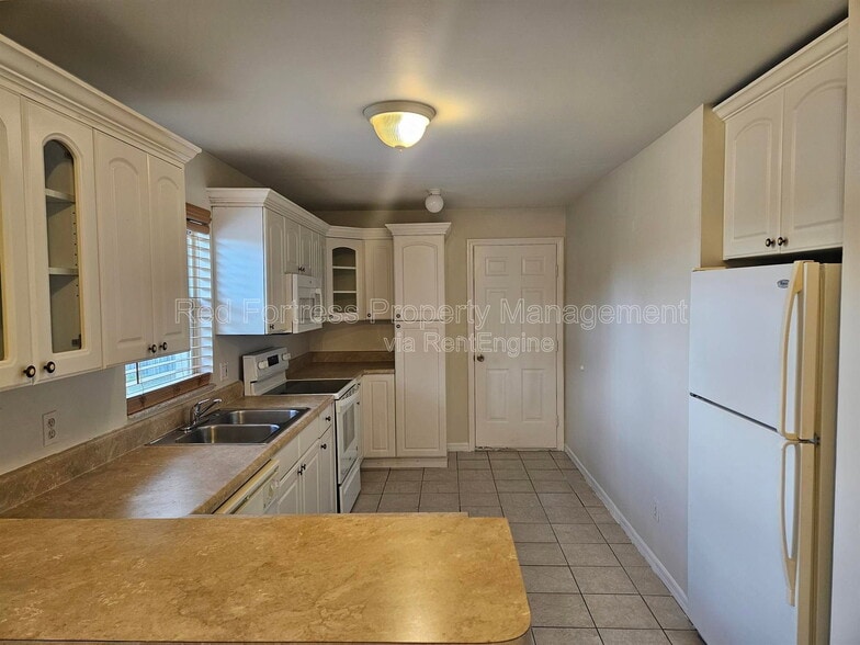 Building Photo - 1814 SW 42nd St