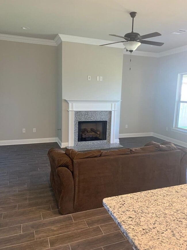 Building Photo - Like New Construction...WILLOW HEIGHTS-BENTON SCHOOLS