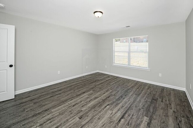 Building Photo - $1700! Beautiful 3Bed 2Bath in newly built Woodland Circle!