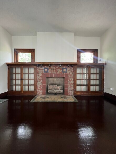 Living Room Built-In's - 1235 Tecumseh St