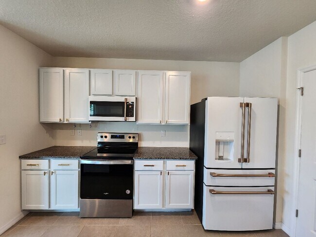 Building Photo - Gorgeous 2020 Construction, LIKE NEW!!! 3-Bedroom, 2-Bathroom