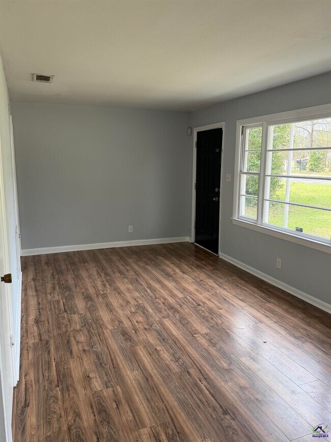 Building Photo - 202 Ruzelle St