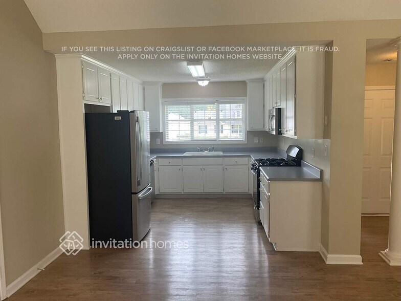 Building Photo - 401 Stuarts Ln