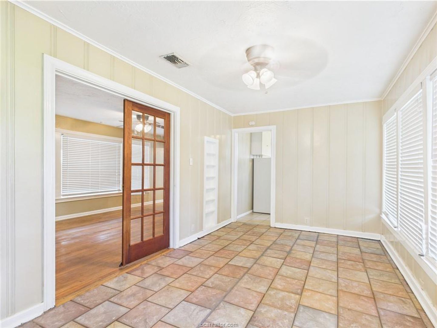Building Photo - LATE JULY MOVE IN!  Adorable 3 Bedroom 2 Bathroom House