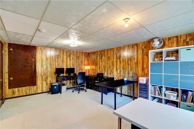 Building Photo - 4bd/2ba Edmonds Home