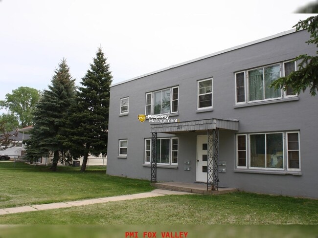 Building Photo - 1 bedroom - Heat & Water included