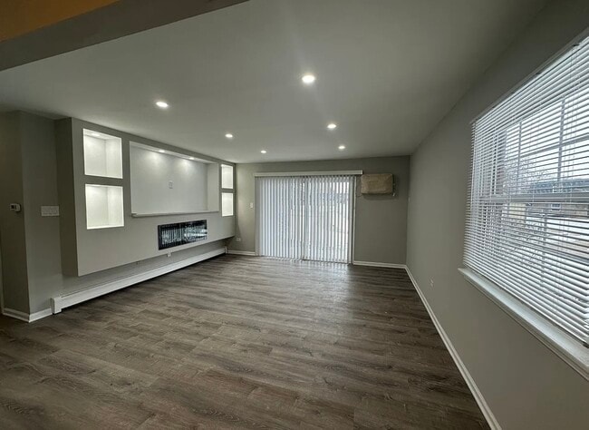 Building Photo - 171 63rd St