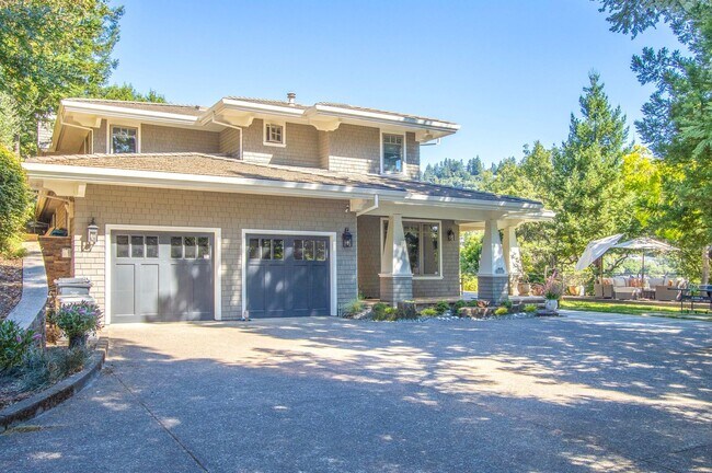 Building Photo - Stunning 4Bed/5bath Home in Kentfield