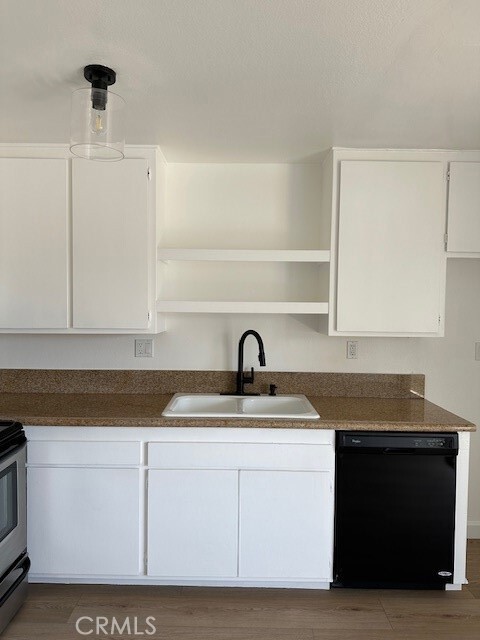 Building Photo - 755 E Date St