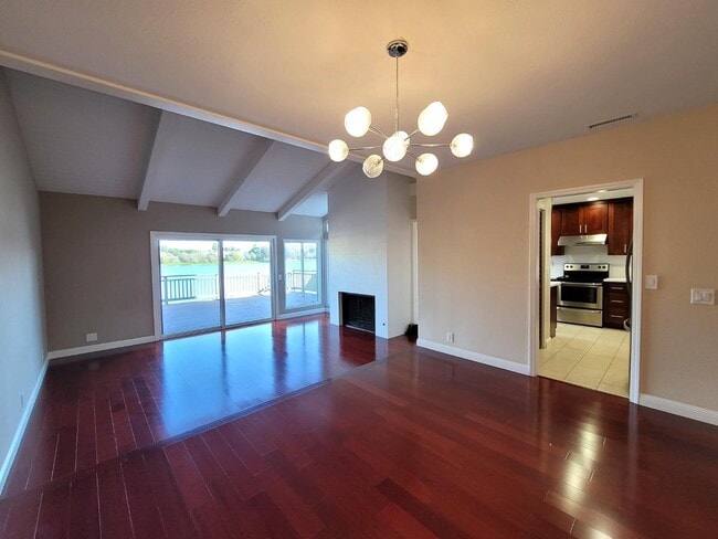 Building Photo - 572 Marlin Ct