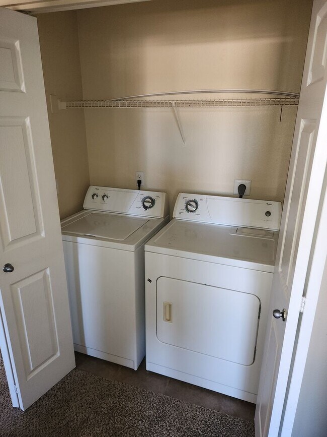 Building Photo - 2 Bedroom 2 Bath Condo located in PV