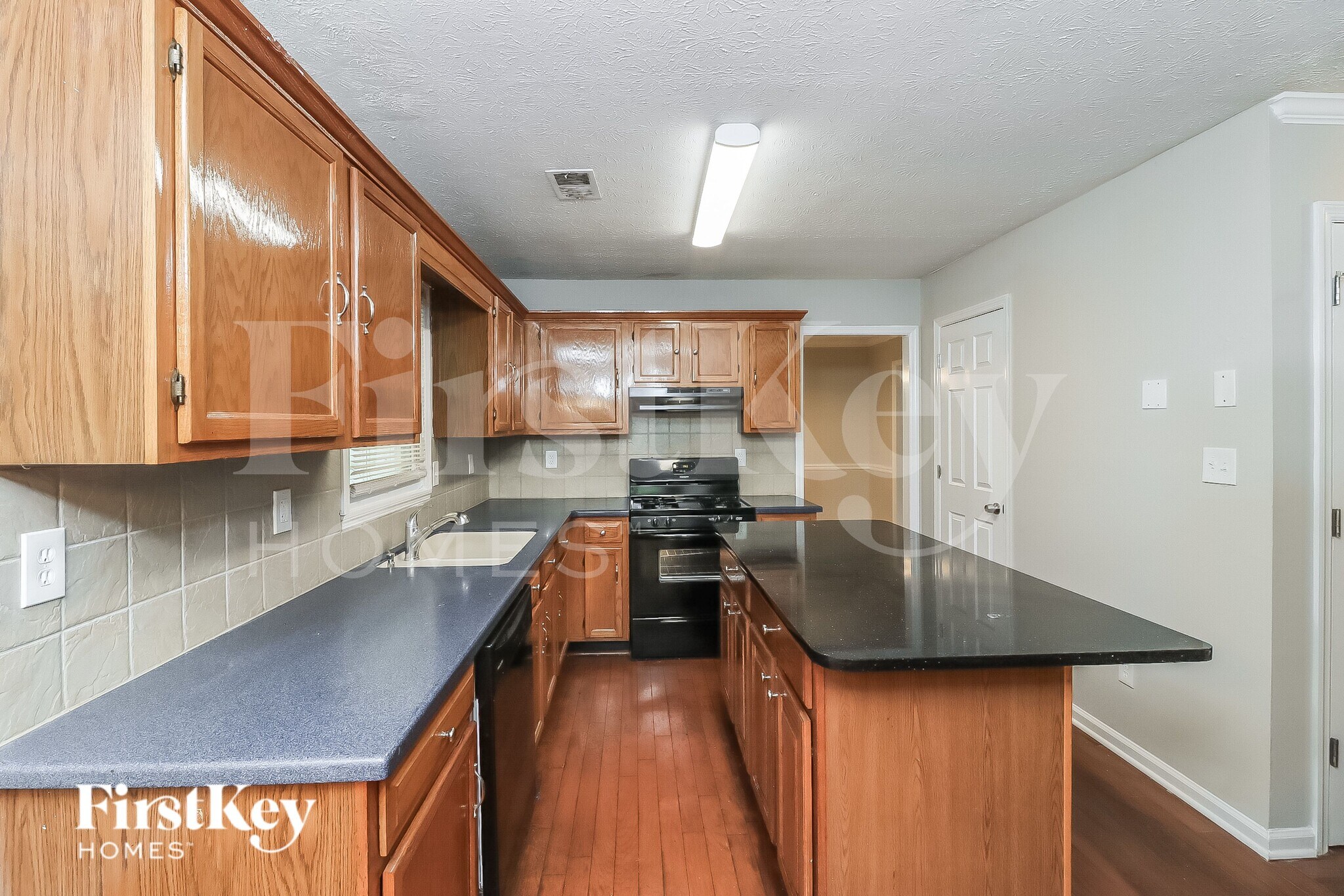 Building Photo - 1827 Hickory Creek Ct NW
