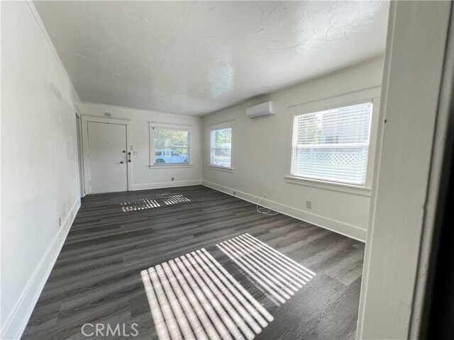 Building Photo - 320 W Lemon Ave