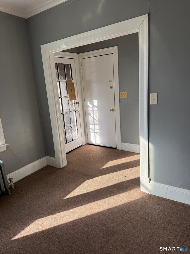 Building Photo - 120 Evergreen Ave