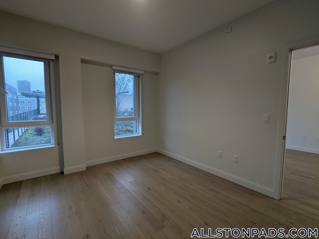 Building Photo - 55 Brighton Ave