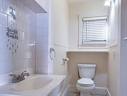 Building Photo - 260 Phillips Ave