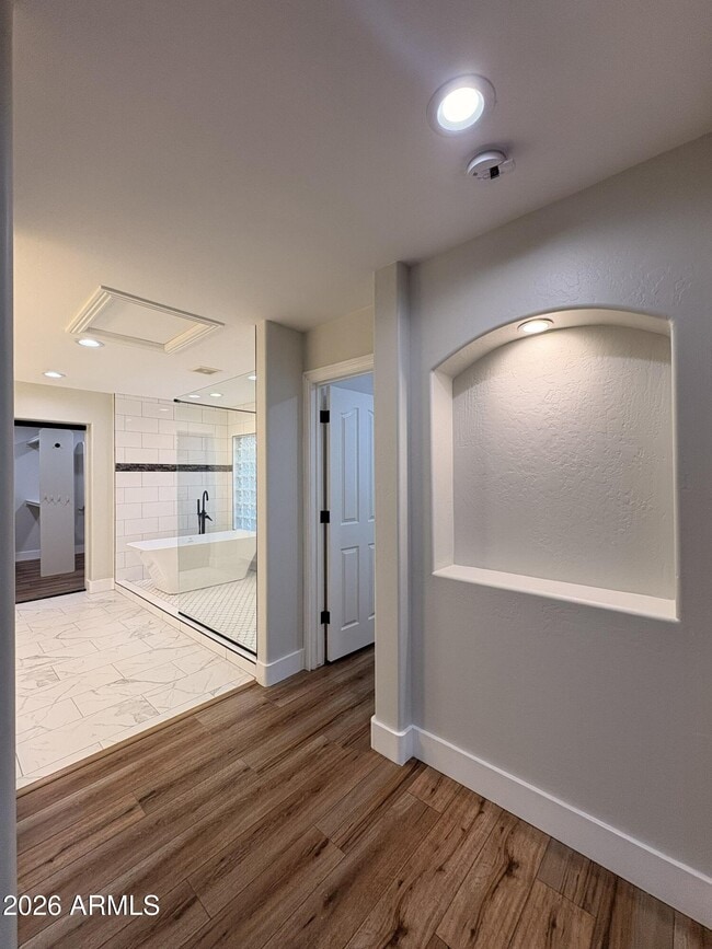 Building Photo - 13528 W Windsor Blvd