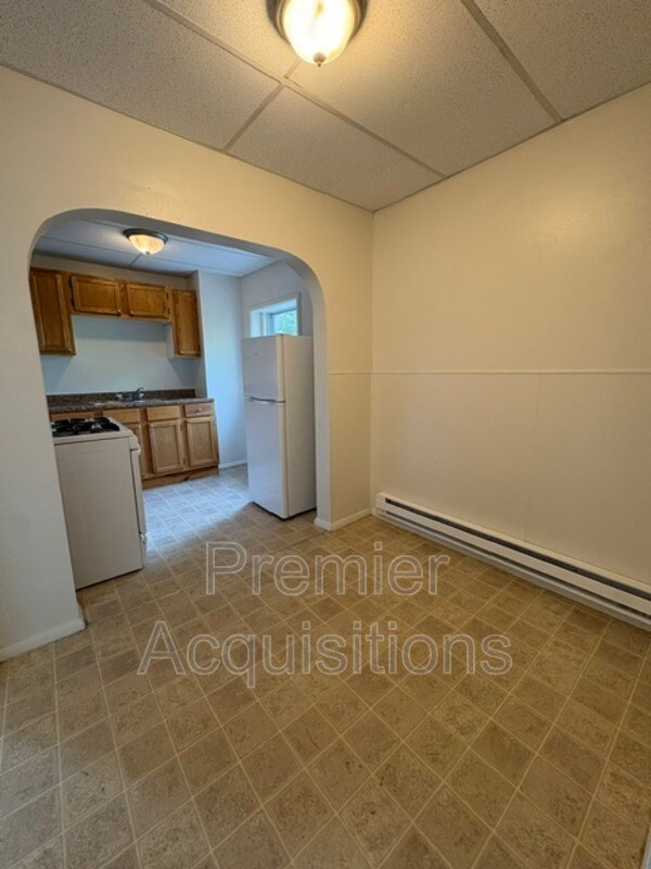Building Photo - 609 W Mather St