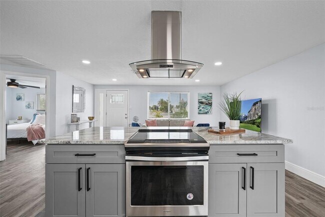 Building Photo - 13704 Veronica Dr