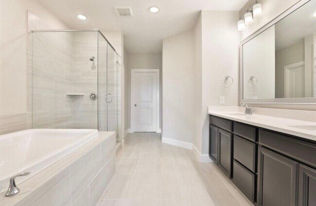 Building Photo - 2206 Bridgeport Path Dr