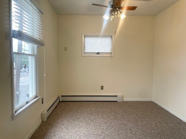 Building Photo - 228 Main St