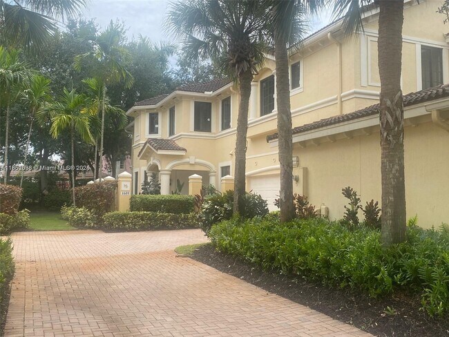 Building Photo - 1605 Passion Vine Cir