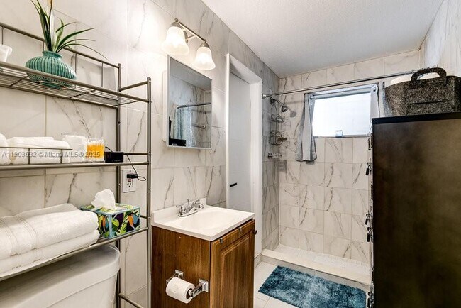 Building Photo - 2019 Fletcher St