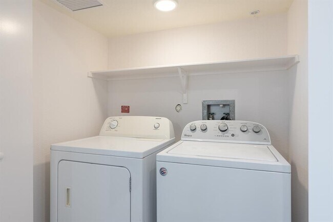 Building Photo - 6700 Menchaca Rd