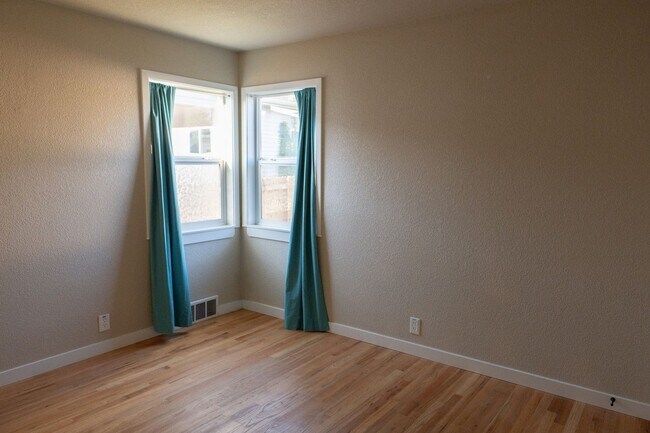 Building Photo - Spacious 2BR House in Cheyenne