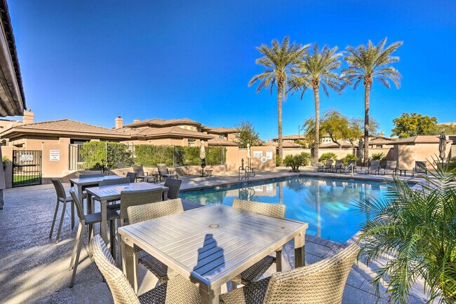 Building Photo - 15240 N Clubgate Dr