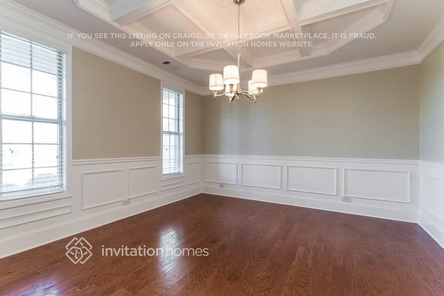 Building Photo - 5735 Aspen Dr