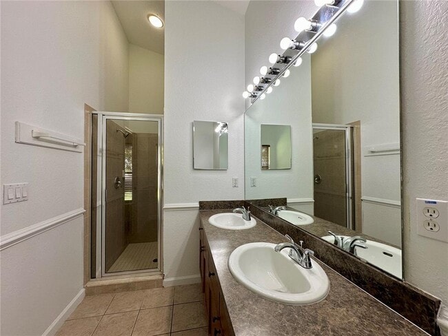 Building Photo - 2851 Oconnell Dr