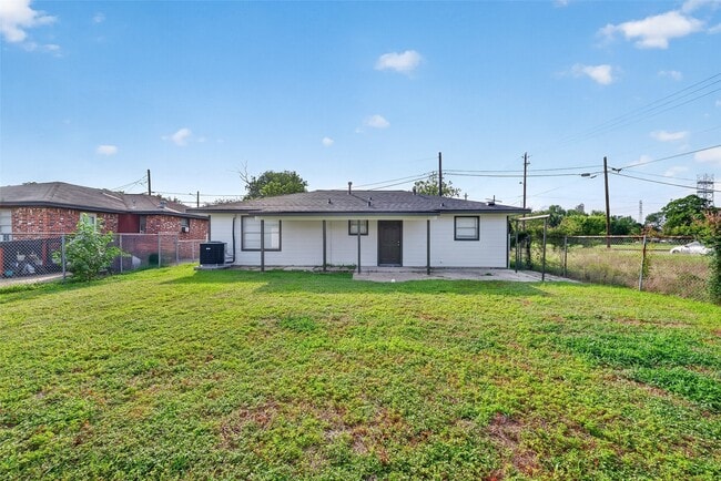Building Photo - 1200 Cypress St