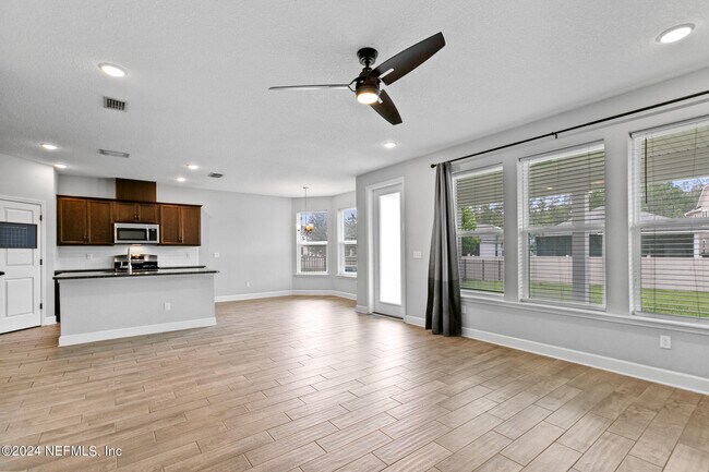 Building Photo - 213 Foxcross Ave